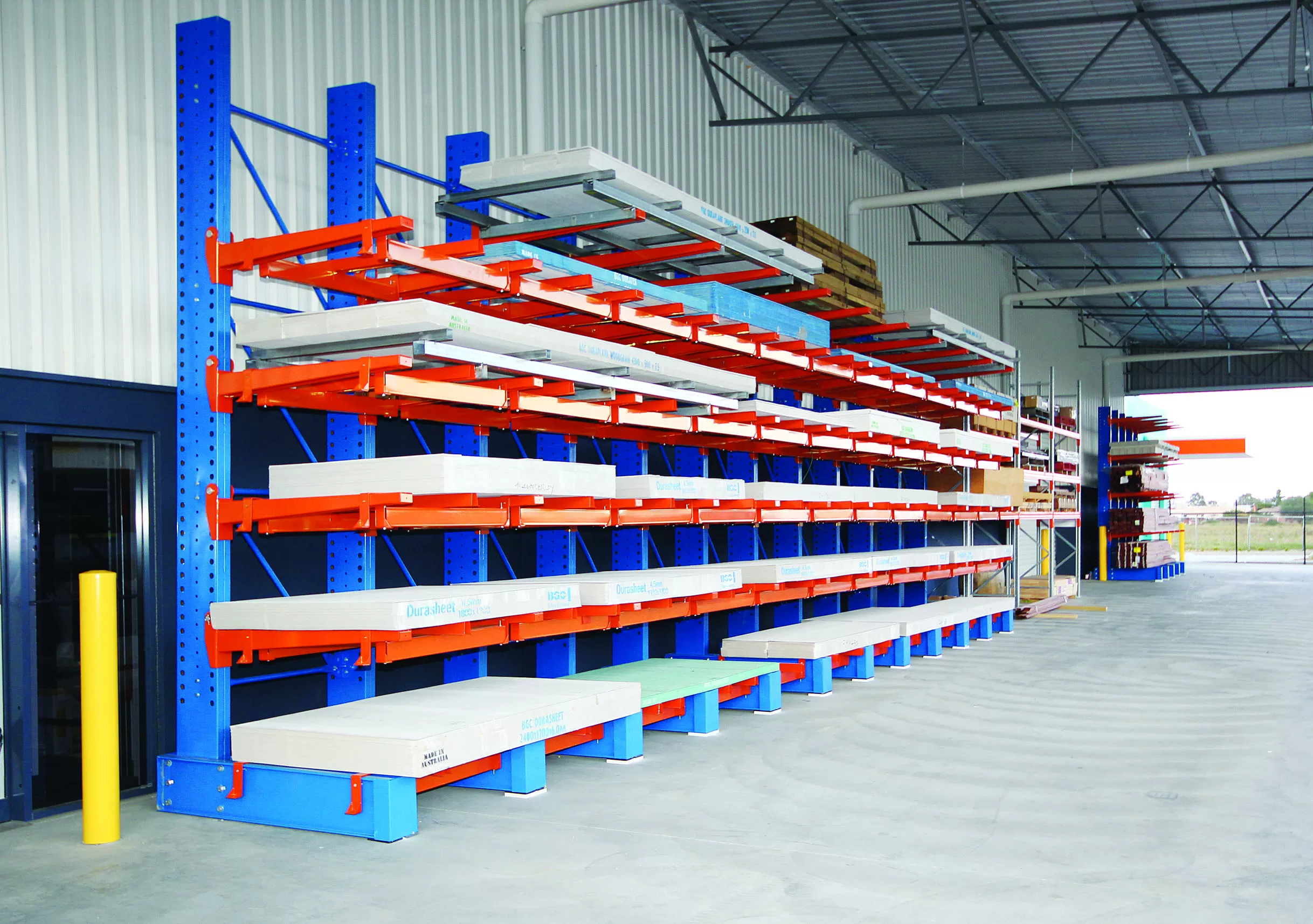 Heavy duty cantilever